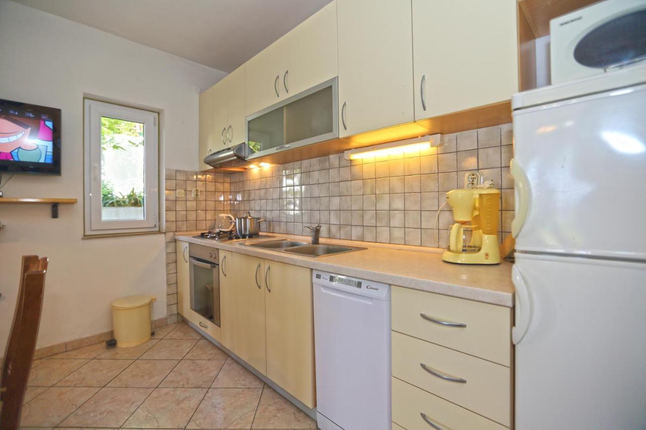 Apartment Stefani ฮวาร์ ภายนอก รูปภาพ