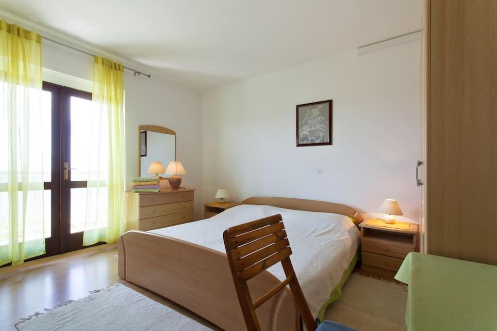 Apartment Stefani ฮวาร์ ภายนอก รูปภาพ